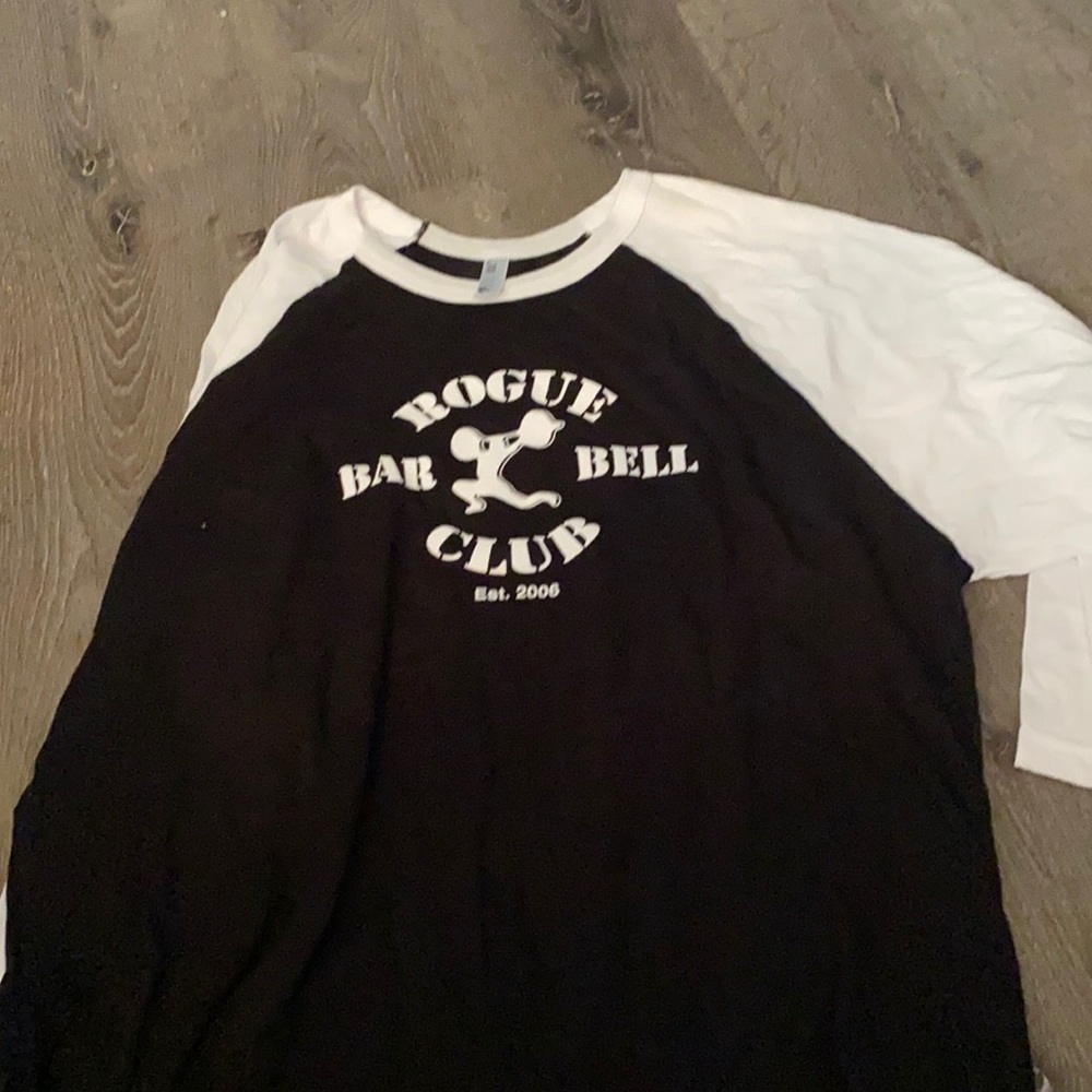 Black and white sleeve t shirt